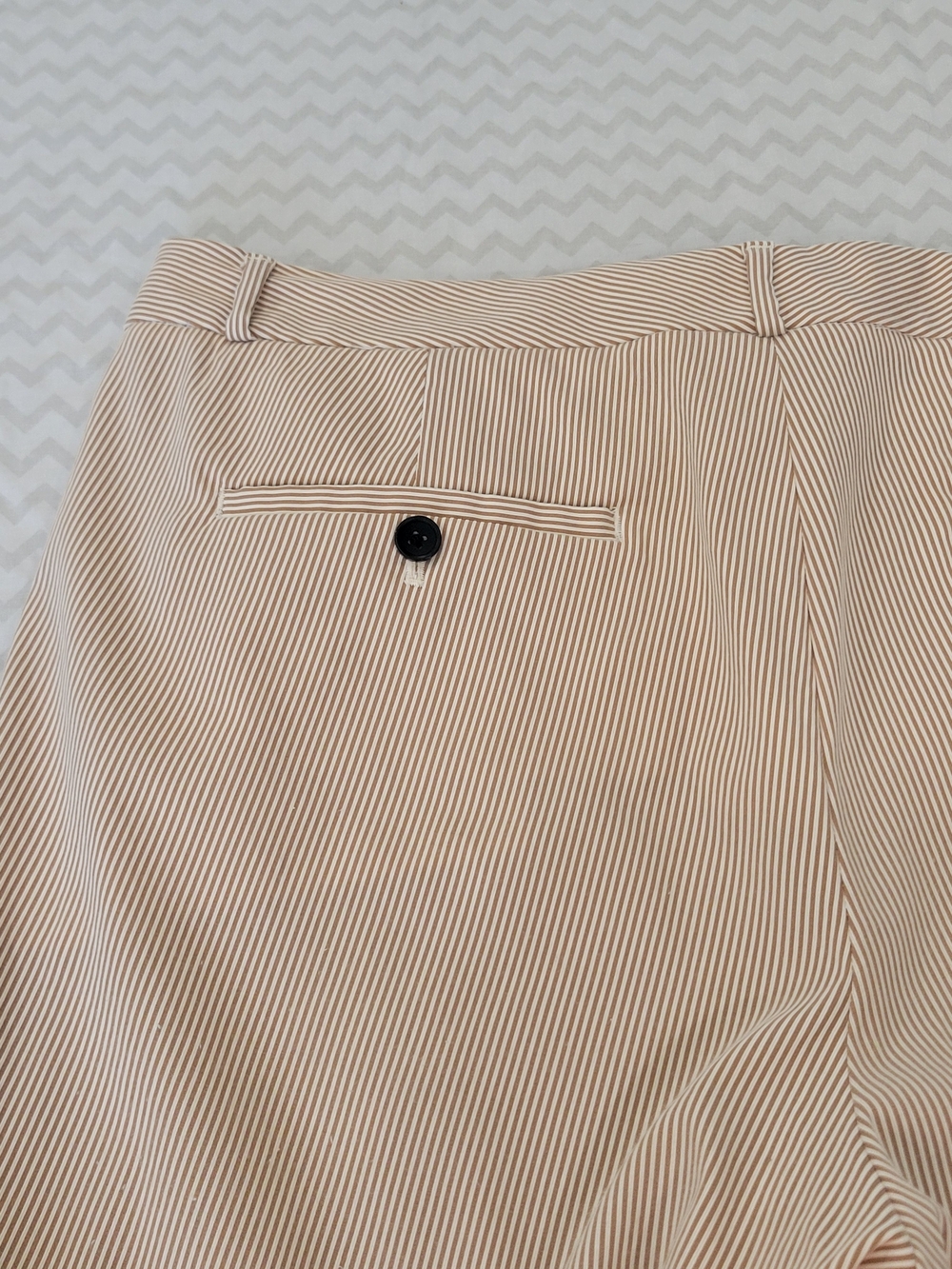 Banana Republic Neutral Pinstripe Bermuda Shorts Size 14 - Picture 10 of 11
